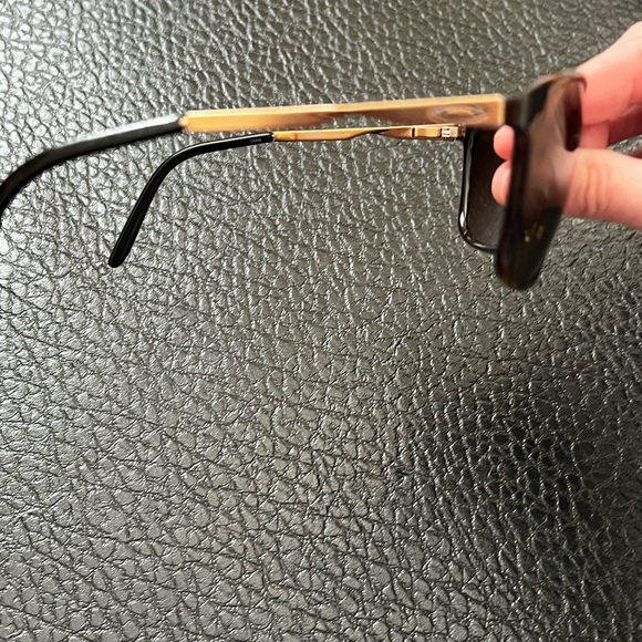 Sunglasses - Picture 4 of 11